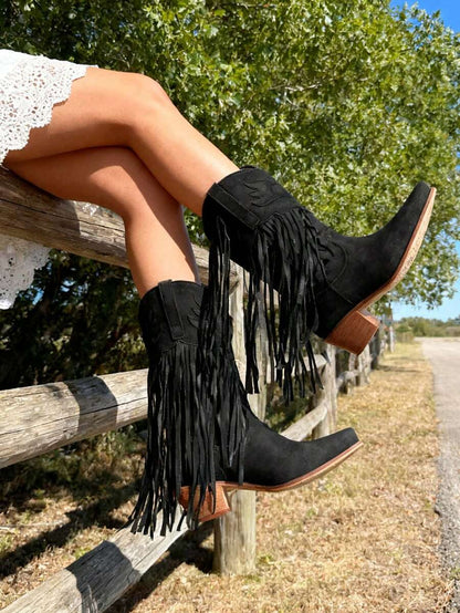 Scilla Stiefel mit glänzenden Quasten