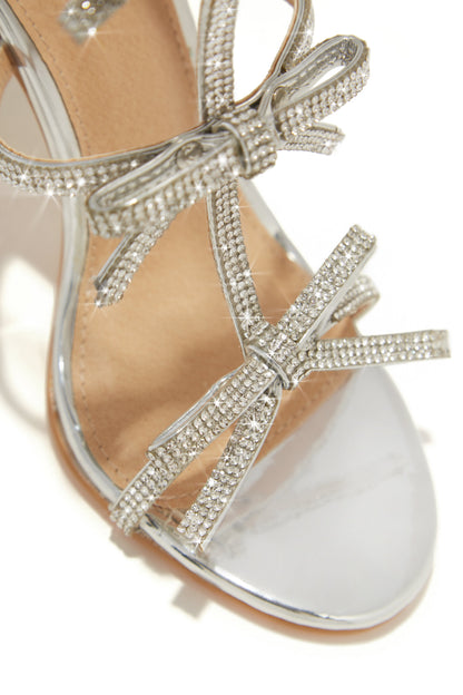Clarkia Rhinestone Bow-knot Sandals