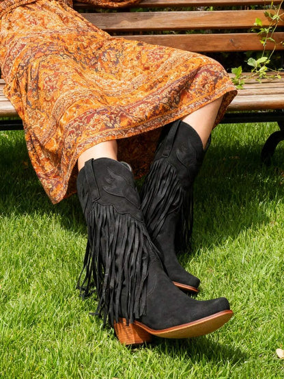 Scilla Stiefel mit glänzenden Quasten