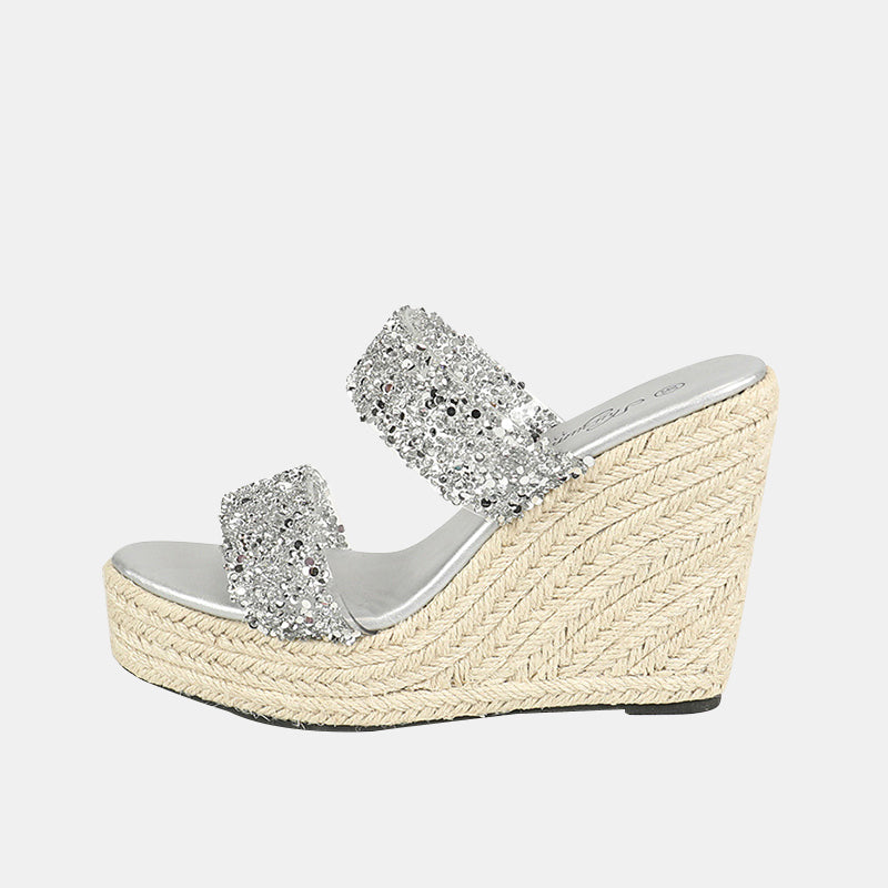 Fliederfarbene Keilabsatzschuhe mit Strass und Doppelriemen