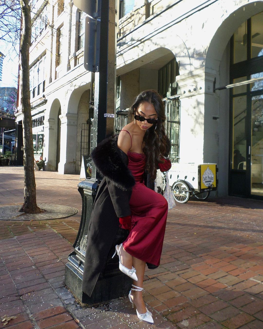 Bellflower Double Bow-knot Pumps