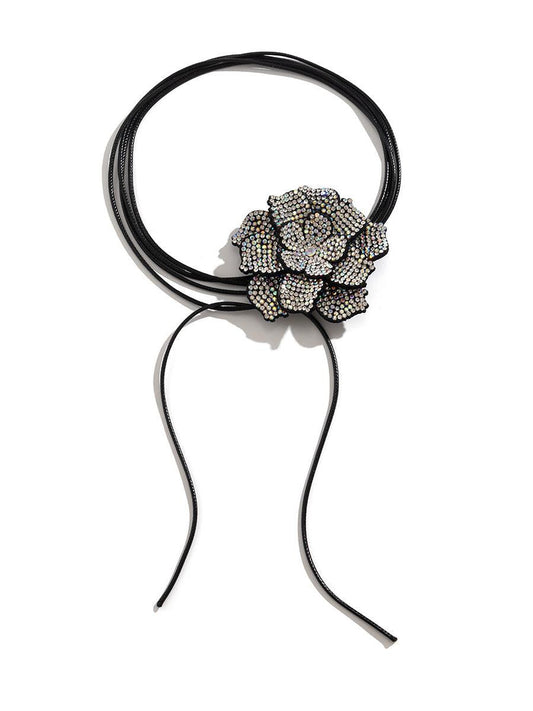 Camelia – Choker-Halskette mit Kristallblumen