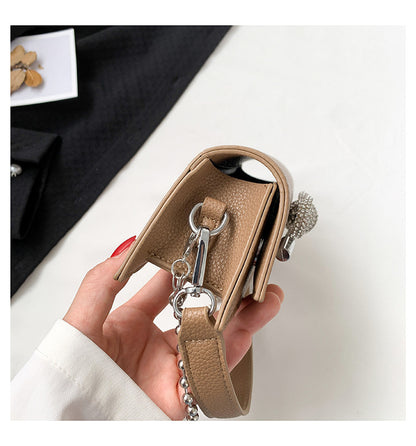 Mini-Tasche mit Aurora-Kette, Strass und Schleife