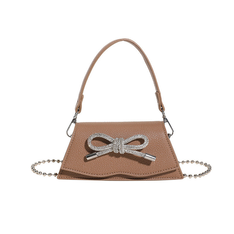 Mini-Tasche mit Aurora-Kette, Strass und Schleife