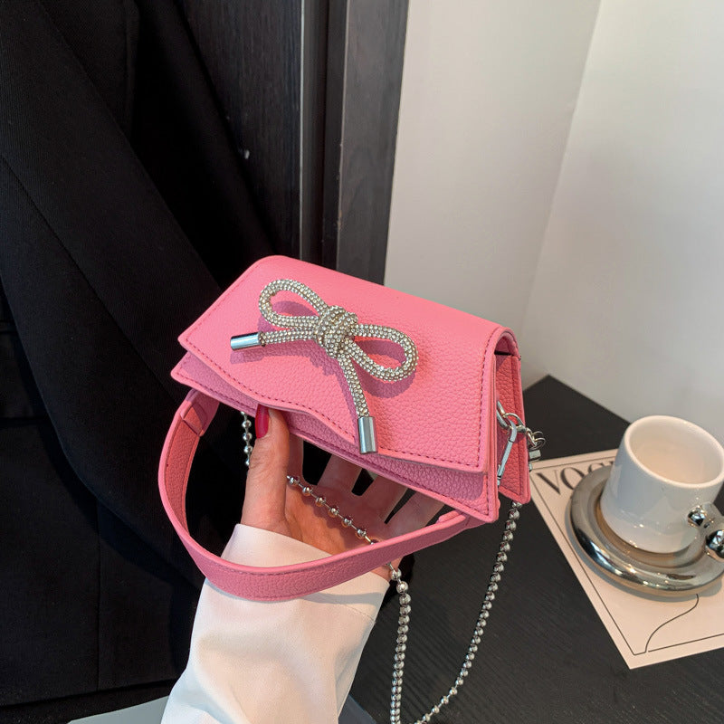 Mini-Tasche mit Aurora-Kette, Strass und Schleife