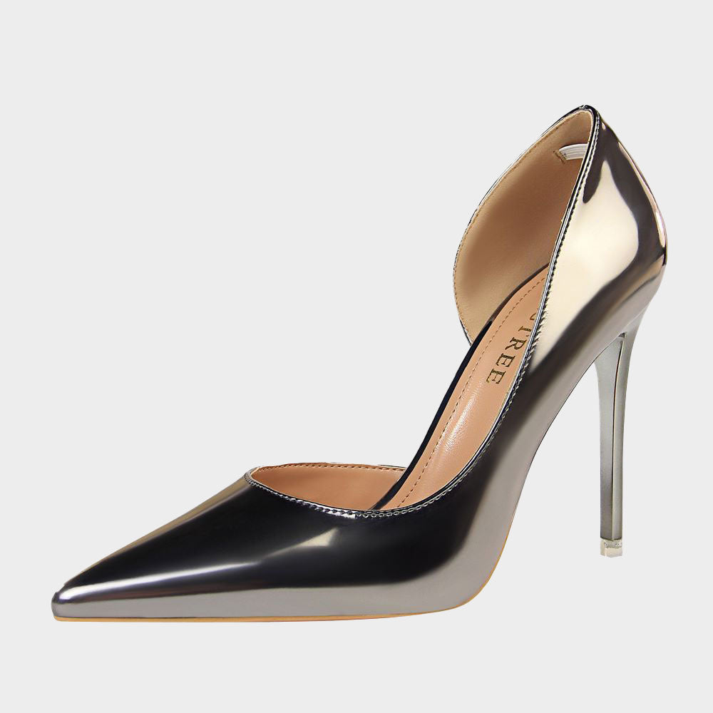 Fressia Classic Cut-out Pumps