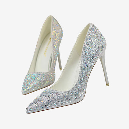 Glitzernde Scilla-Pumps