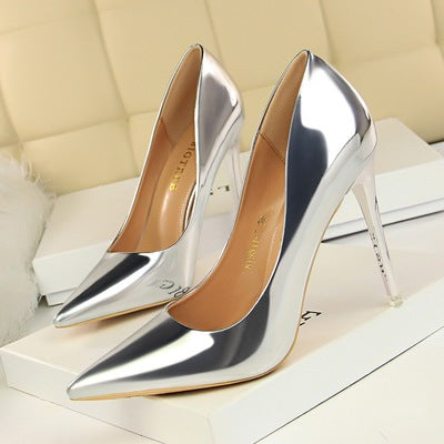 Fressia Patent Leather Pumps