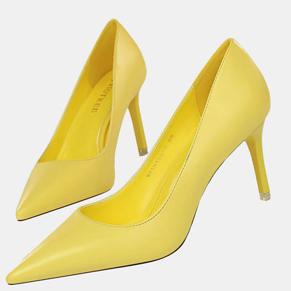 Einfarbige Gänseblümchen-Pumps