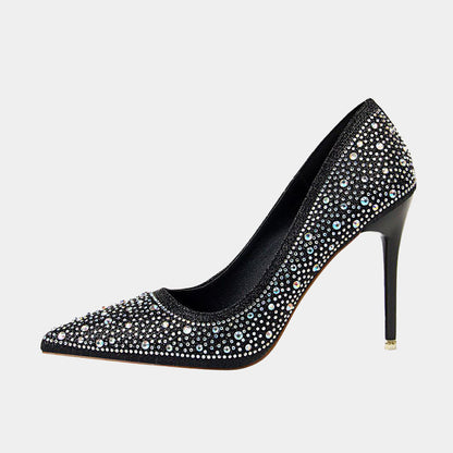 Glitzernde Scilla-Pumps