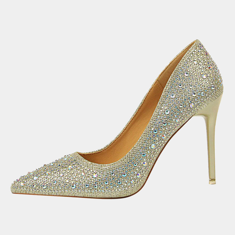 Glitzernde Scilla-Pumps