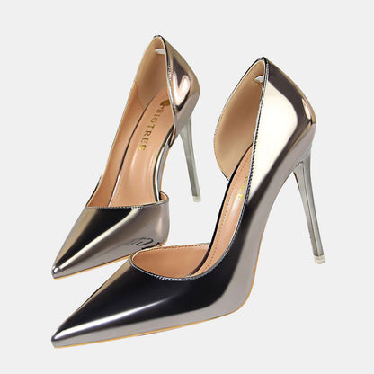 Fressia Classic Cut-out Pumps