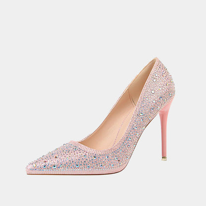 Glitzernde Scilla-Pumps