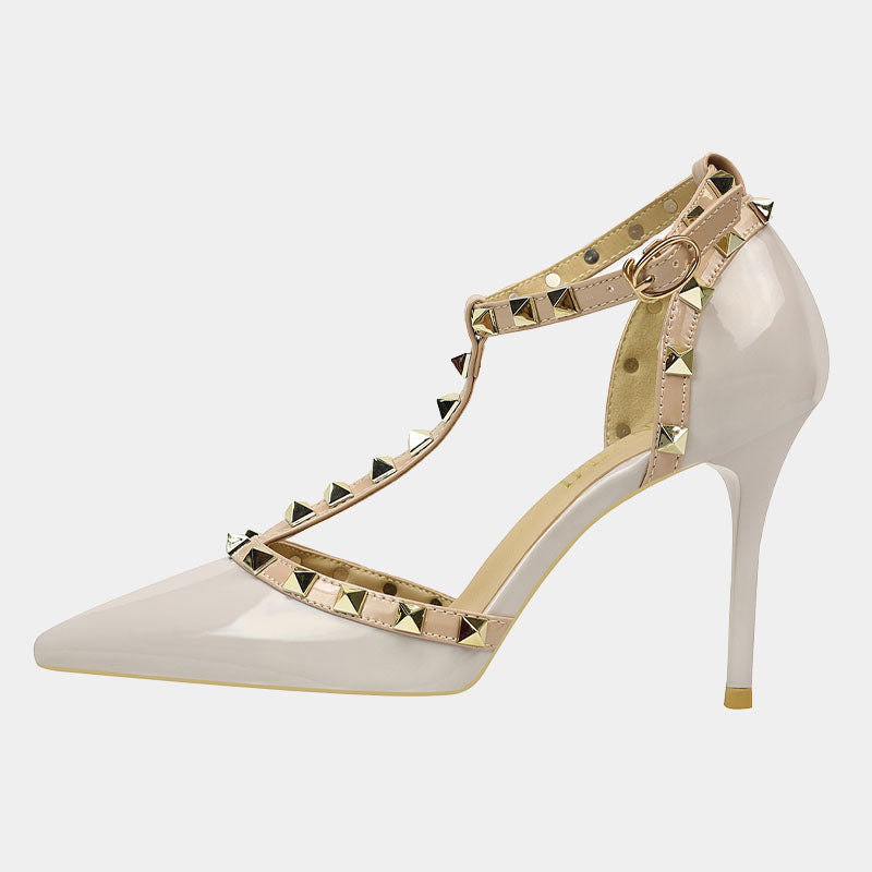 Jasmine Nietenpumps mit Knöchelriemen