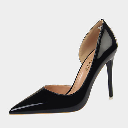 Fressia Classic Cut-out Pumps